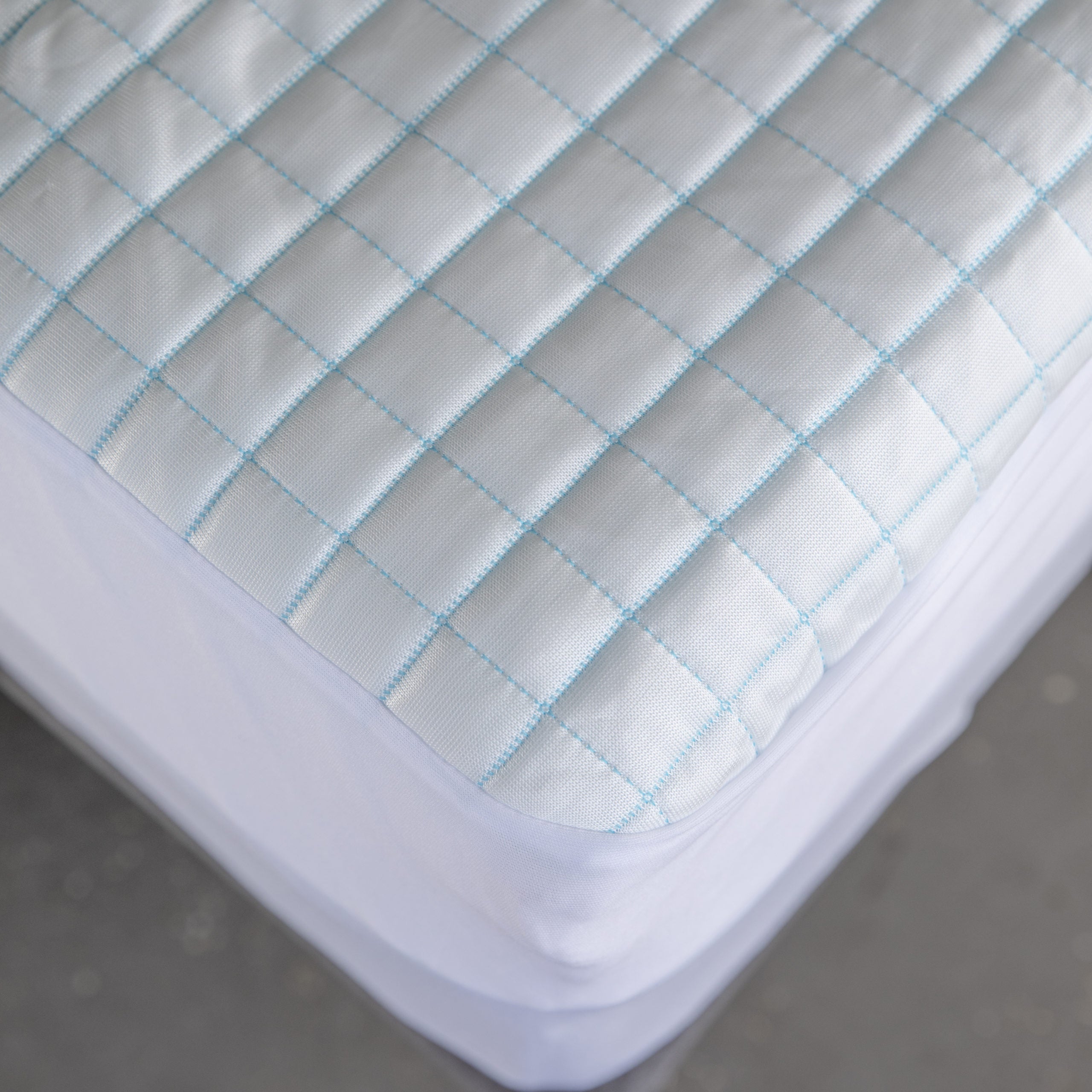 MLILY Cooling Ice Fiber Mattress Protector